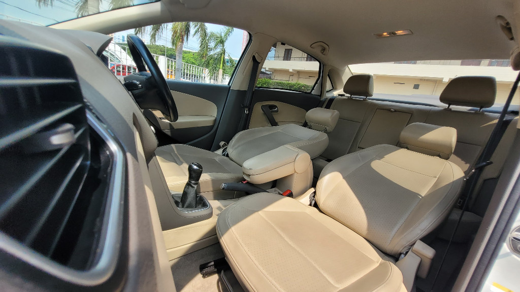 
								Volkswagen Vento Diesel 2015 full									